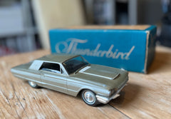 Ford Thunderbird Radio  by PHILCO ( 1964 )