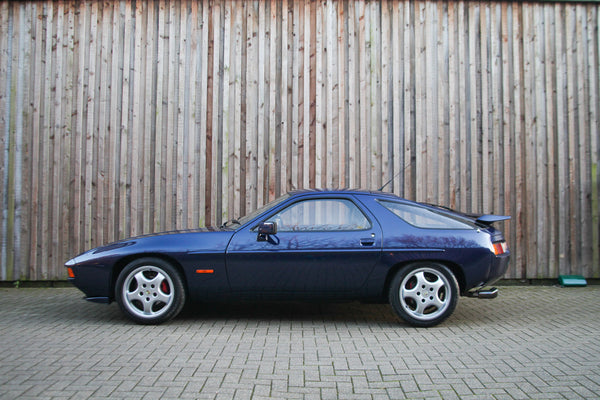 Porsche 928 (1982)